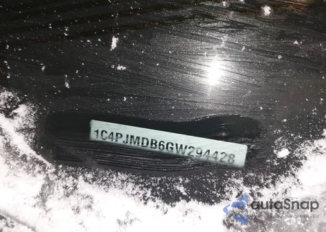 2016 Jeep Cherokee Limited z USA, uszkodzony, nr VIN 1C4PJMDB6GW294428